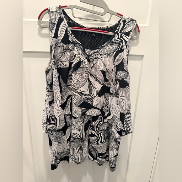 Cupio Tops - Cupio Black & White Abstract Sleeveless Blouse | Mesh Back | Size L
